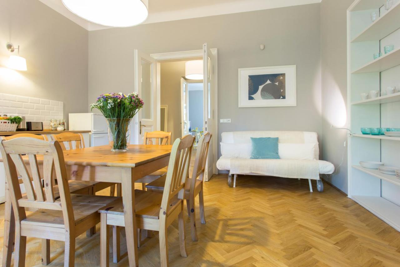Tyzenhauz Grand Apartment