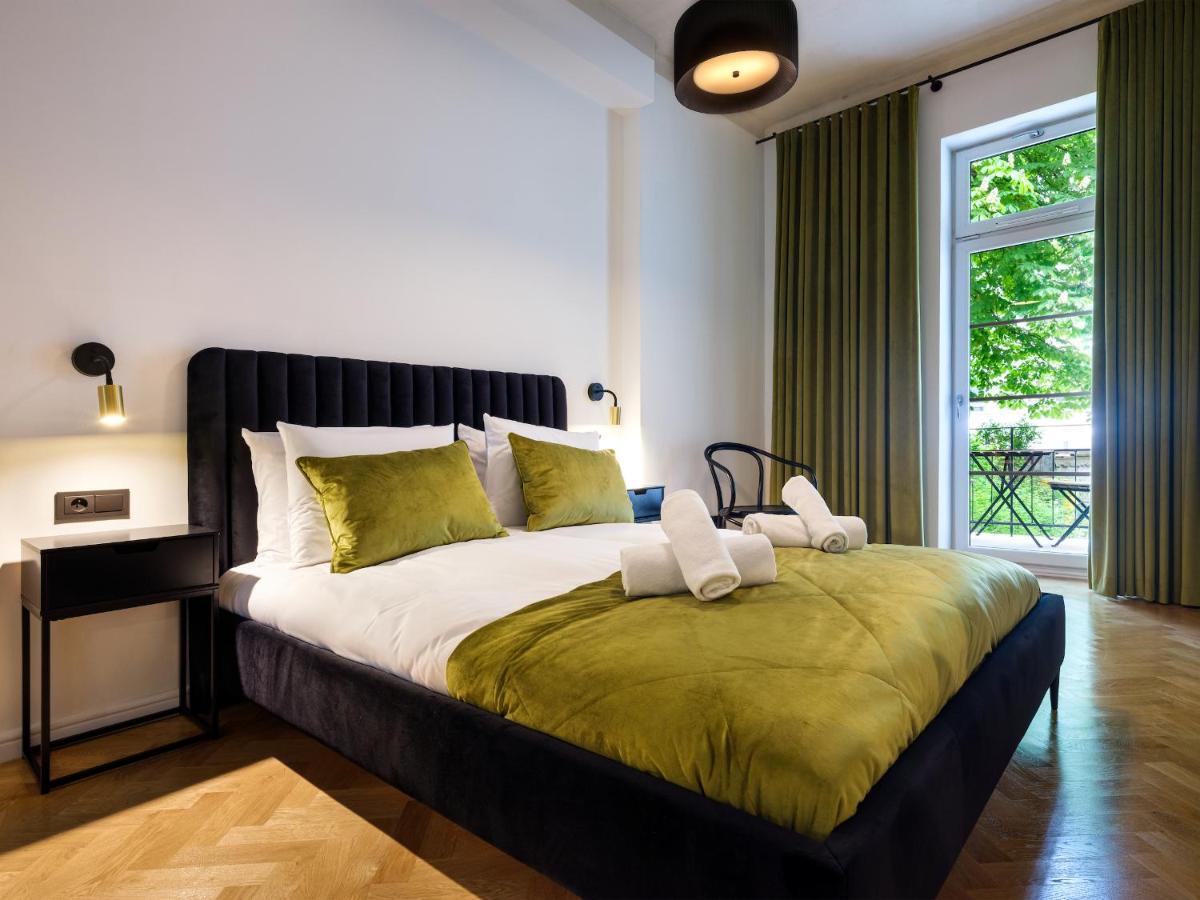 Tyzenhauz Grand *